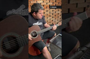 TRANSFORMAMOS UM VIOLÃO EM UMA GUITARRA? | PARTE 2 #Shorts